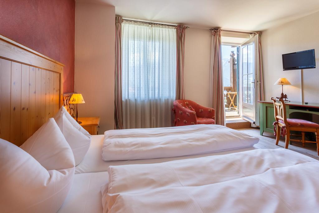 Landkomforthotel Panorama & Restaurant Bella Vista Garmisch-Partenkirchen Phòng bức ảnh