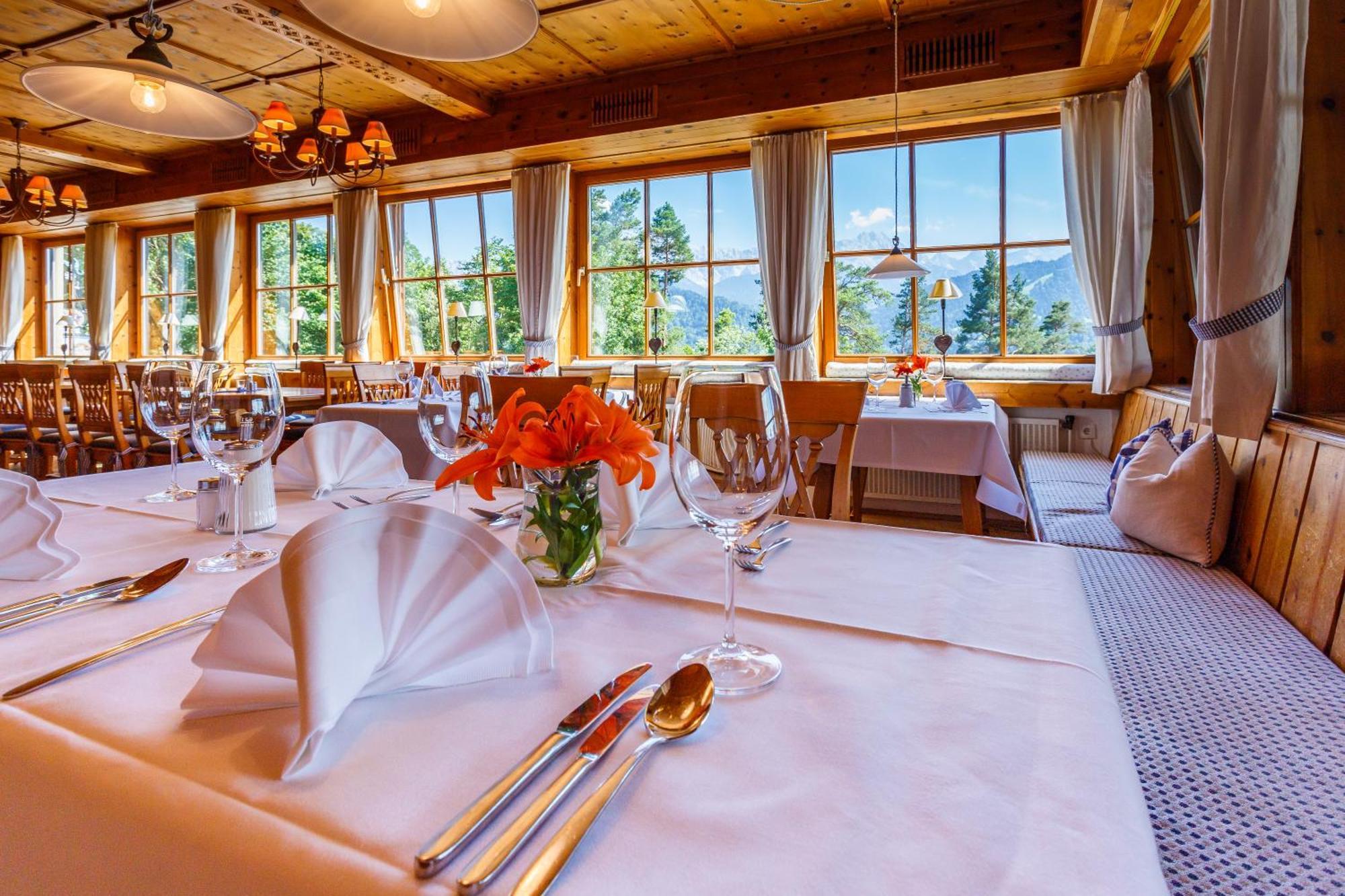 Landkomforthotel Panorama & Restaurant Bella Vista Garmisch-Partenkirchen Ngoại thất bức ảnh