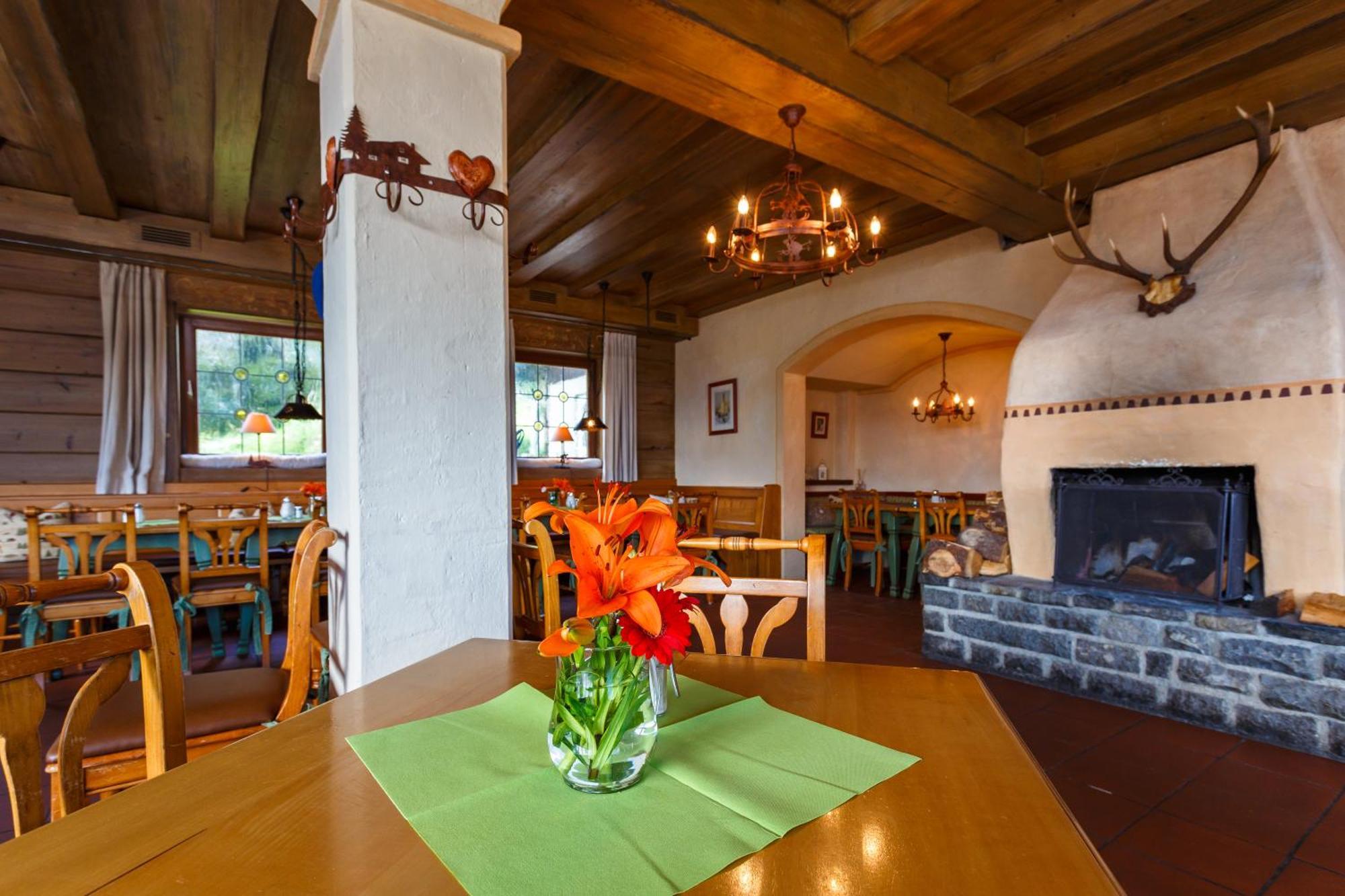 Landkomforthotel Panorama & Restaurant Bella Vista Garmisch-Partenkirchen Ngoại thất bức ảnh